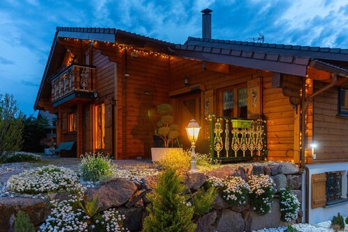 Schönes Chalet "La Feigne am Wasser"