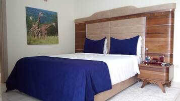 6 bedrooms, in-room safe, WiFi