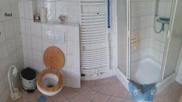 Hårtørrer, håndklæder, Toiletpapir