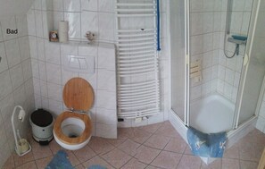 風筒、提供毛巾、廁紙