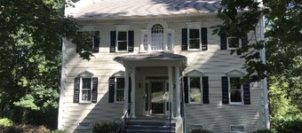 Professional, Travelers Haven , 1 bdrm, living room, private shower free parking