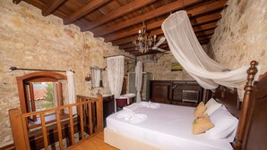 Exclusive Duplex, Garden View, Courtyard Area | 1 bedroom, minibar, desk, free WiFi - Tas Mori Butik Otel (Bodrum)