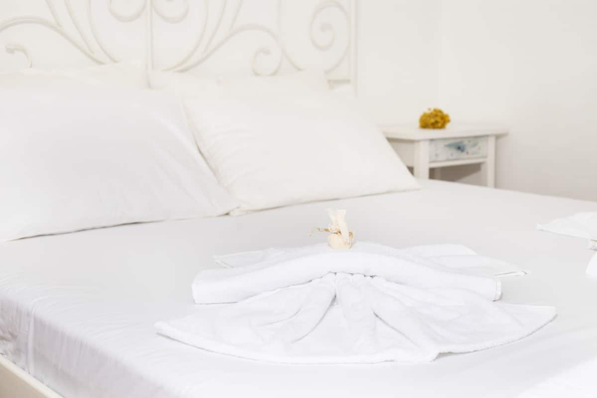 Traditional Triple Room, City View | 1 bedroom, minibar, desk, free WiFi