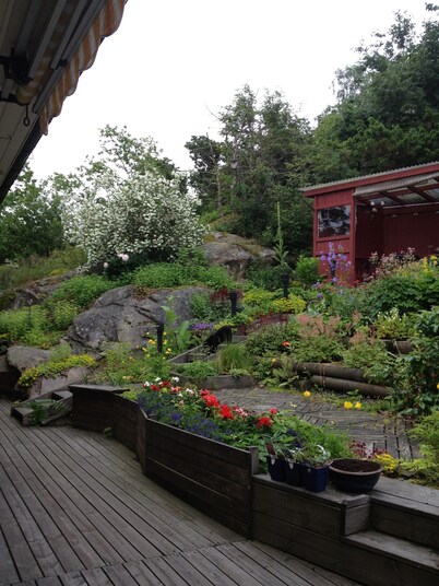 Nice holiday accommodation outside Gothenburg, close to town, sea and nature.