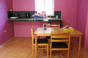 Fridge, stovetop, cookware/dishes/utensils - Labrish Guest House (Kingston)