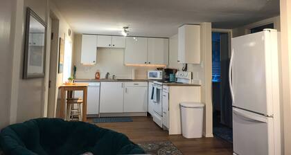 Everett - Cozy, Quiet 2 Bedroom House Close 2 Everything