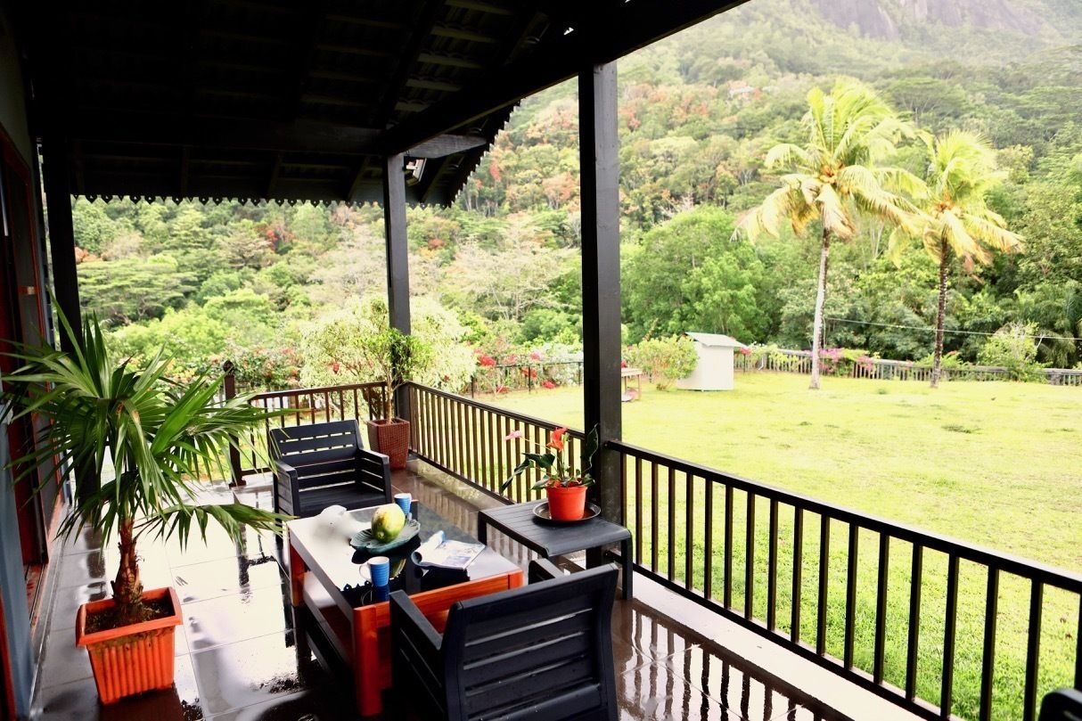 Phòng Suite Junior (Banyan Suite) | Hiên