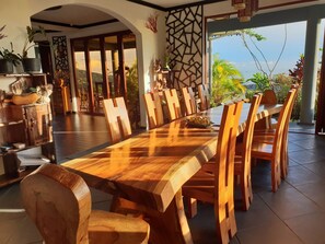 Petit déjeuner préparé à la commande compris tous les jours