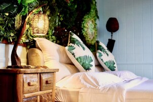 Quarto econômico (Palm) | Roupas de cama premium, frigobar, cofres nos quartos, escrivaninha