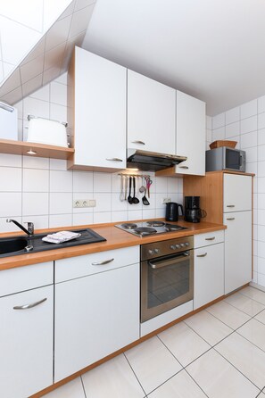 Køleskab, mikrobølgeovn, ovn, opvaskemaskine