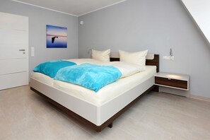 2 عدّة غرف نوم وواي فاي وملاءات أسرّة