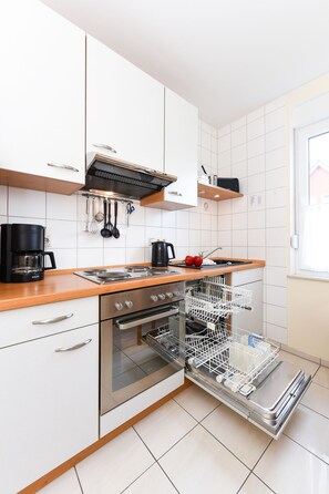 Køleskab, mikrobølgeovn, ovn, opvaskemaskine