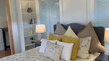 1 habitación, tabla de planchar con plancha, wifi y ropa de cama