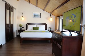 Deluxe Loft | Premium bedding, pillow-top beds, minibar, in-room safe - Roxana River Villa (Da Nang)