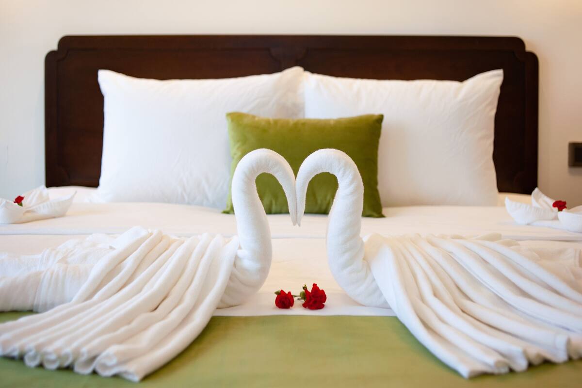 Premium bedding, pillow-top beds, minibar, in-room safe