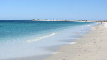 Perto da praia, toalhas de praia