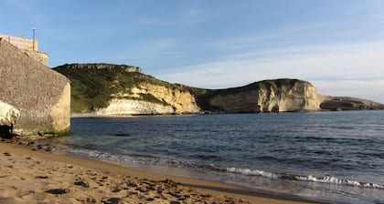 Appartement de deux piĂšces dans une maison 700 Ă quelques km de la mer proche de tous les services