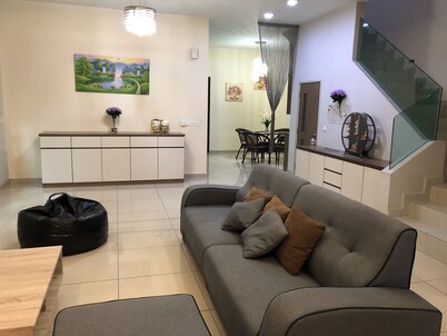3Bedroom 3Bathroom Cluster House@Jusco Bukit Indah