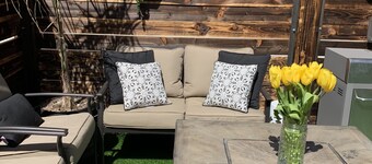 Comfortable1 Bedroom 1 Bath upstairs apartment Private Parking. Gated Property