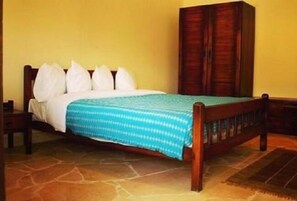 Habitación triple | Tabla de planchar con plancha y wifi gratis 