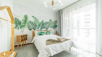 Familienapartment, 3 Schlafzimmer | 3 Schlafzimmer, Schreibtisch, Verdunkelungsvorhänge, kostenloses WLAN