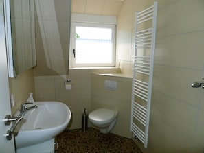 Appartement Confort, balcon, vue montagne | Salle de bain