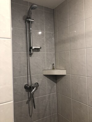 Premium Apartment, Multiple Beds, Mountain View | Bathroom shower - Mountain View Apartment (Stola)