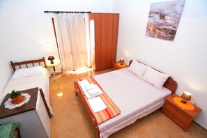 Comfort Room, Sea View | Desk, iron/ironing board, free WiFi, bed sheets - Apartments & Rooms Vanja (Kotor)