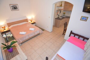 Classic Studio | Desk, iron/ironing board, free WiFi, bed sheets - Apartments & Rooms Vanja (Kotor)