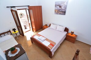 Comfort Room, Sea View | Desk, iron/ironing board, free WiFi, bed sheets - Apartments & Rooms Vanja (Kotor)