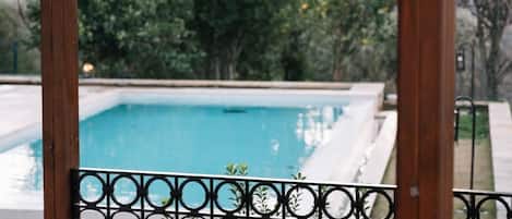 Alberca al aire libre por temporada