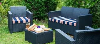 Tranquil cabin in Idyllic lakeside setting