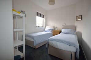 2 bedrooms, iron/ironing board, travel cot, WiFi - The old harbor master's apartment (Dunbar)