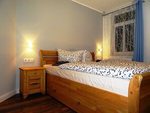 2 habitaciones, tabla de planchar con plancha, wifi y ropa de cama 