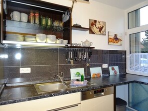 Refrigerador, horno, parrilla de estufa y lavavajillas 