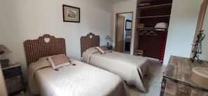 2 chambres, fer et planche Ă repasser, lit parapluie, Wi-Fi gratuit