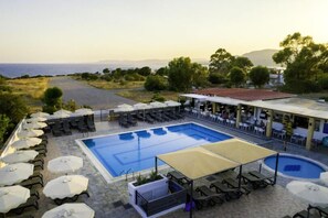 Seasonal outdoor pool, open 7:00 AM to 7:00 PM, pool umbrellas - Amphitriti Hotel (Rhodes)