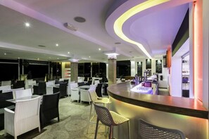 Free daily buffet breakfast - Amphitriti Hotel (Rhodes)