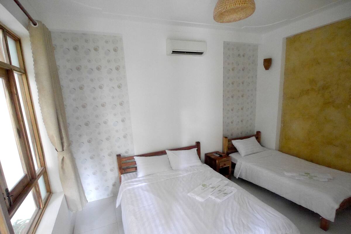 Grand Bungalow, Multiple Beds, Garden View