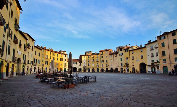 Outdoor dining - Apartment 4 "Nessundorma" a magical atmosphere in the Tuscan countryside (Lucca)