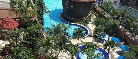 3 outdoor pools