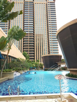 3 outdoor pools - Times Square Residence At Kuala Lumpur (Kuala Lumpur)