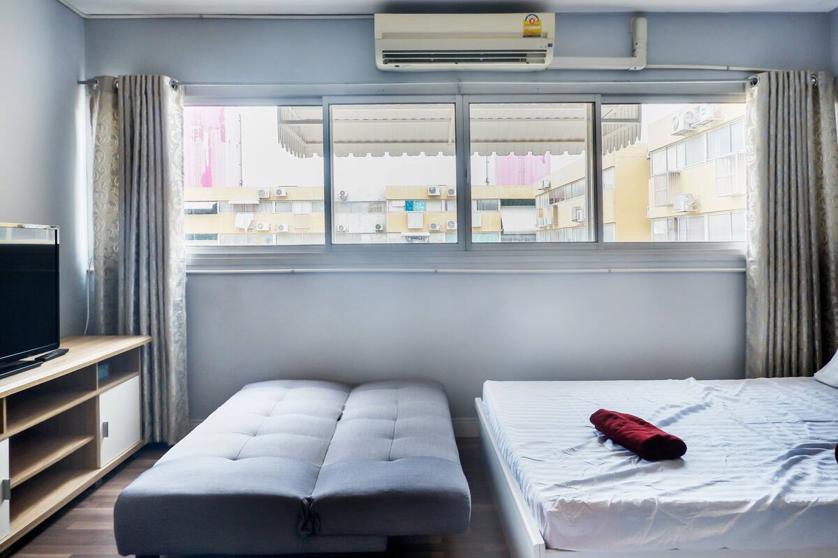 Deluxe Room, Multiple Beds, City View | Property grounds