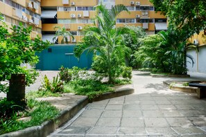 Property grounds - Bangkok Impact Popular Comdominium (Pak Kret)