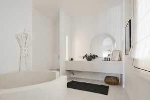 Luxury Villa, 3 Bedrooms, Private Pool, Pool View | Bathroom