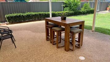 屋外ダイニングエリア