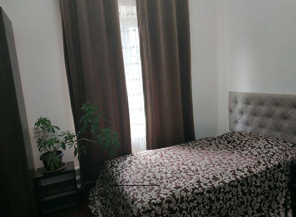 Basic Double Room | Living area