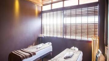 Couples treatment room(s), sauna, steam room, aromatherapy