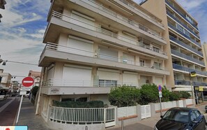Exterior - Exceptional Sea View – Sunrise Guaranteed! (Canet-en-Roussillon)