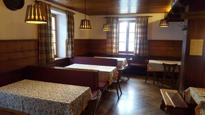 Esmorzar diari d'estil bufet gratuït 